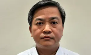 Cựu bí thư Bến Tre Lê Đức Thọ ra tòa Cựu bí thư Bến Tre Lê Đức Thọ ra tòa